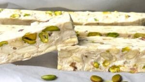 طروني بالمكسرات