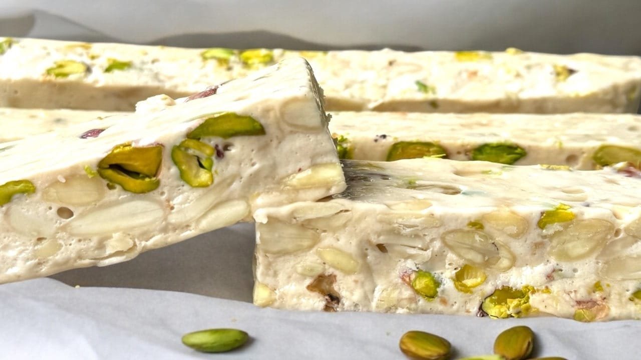 طروني بالمكسرات