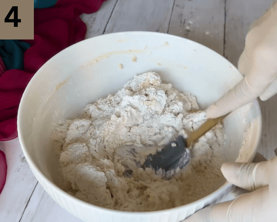 خلط الدقيق وجوز الهند 